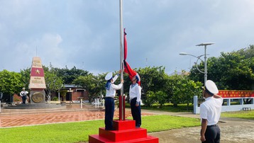 Các đảo, nhà giàn DK1, tàu trực trên biển treo cờ rủ tưởng nhớ Tổng Bí thư Nguyễn Phú Trọng