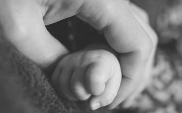 Mẹ đẻ ra tay sát hại bé gái chưa đầy 4 tháng tuổi