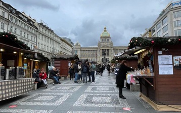 Ảm đạm các chợ Giáng sinh ở Praha