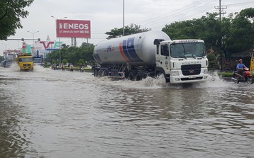 Thời tiết hôm nay: Từ Đà Nẵng trở vào phía Nam có mưa vừa, mưa to cục bộ