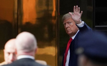 Ông Trump tới New York, chuẩn bị trình diện trước tòa