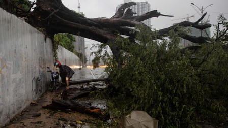 Bão Vamco đổ bộ Philippines, thủ đô Manila ngập lụt