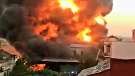 Cháy lớn tại xưởng mộc ở Nam Định