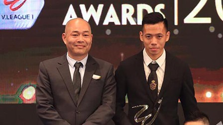 Văn Quyết, HLV Việt Hoàng đoạt danh hiệu xuất sắc nhất mùa giải 2020