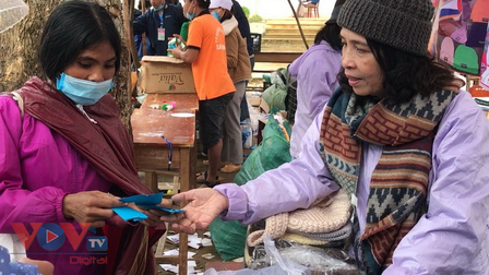 Phiên chợ 0 đồng ở miền núi Quảng Trị hỗ trợ bà con vùng sạt lở