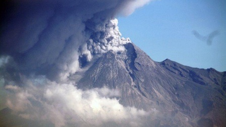 Indonesia ban bố tình trạng khẩn cấp do núi lửa Merapi phun trào