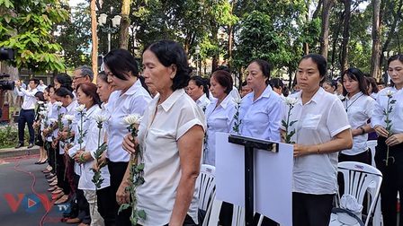 Khoảng 600 người tham dự Lễ tưởng niệm nạn nhân tử vong do tai nạn giao thông ở TP Hồ Chí Minh