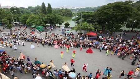 Festival nghệ thuật hữu nghị quốc tế 2020 tại Phố đi bộ hồ Hoàn Kiếm