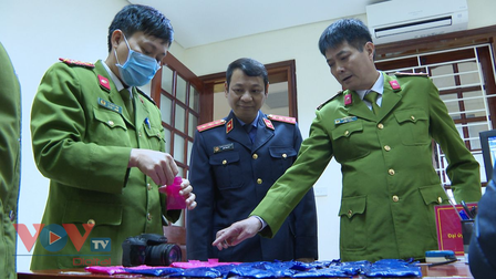 Bắt giữ đối tượng vận chuyển 12 nghìn viên hồng phiến từ Lào về Việt Nam