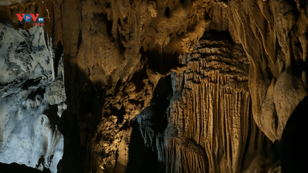 Đến Vườn Quốc gia Cát Bà khám phá hang động Trung Trang huyền bí