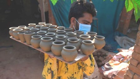 Nỗ lực khôi phục tách trà đất nung truyền thống của Ấn Độ