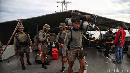 Indonesia huy động lực lượng tối đa tìm kiếm máy bay mất tích