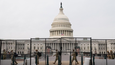 Mỹ bắt đối tượng mang súng gần Đồi Capitol