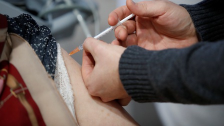 Pháp tăng tốc chiến dịch tiêm chủng vaccine ngừa Covid-19
