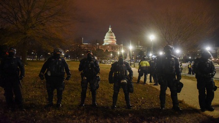 4 người chết, 52 người bị bắt sau vụ hỗn loạn bạo lực tại đồi Capitol, Mỹ 