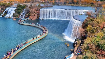 Vẻ đẹp của thác nước nhân tạo lớn nhất châu Á