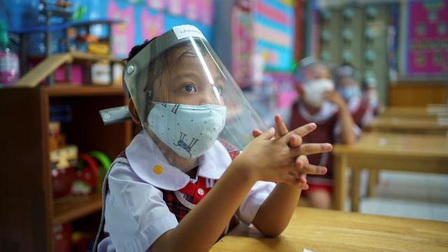 Thái Lan chuẩn bị tiêm vaccine Covid-19 cho 3,68 triệu học sinh