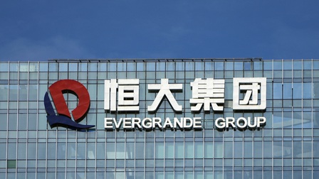 Giá cổ phiếu của Evergrande lao dốc sau gần 3 tuần bị ngừng giao dịch