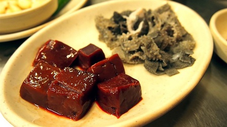 Hàn Quốc có món ‘pudding máu’ gây nghiện nhưng không phải ai cũng dám thử