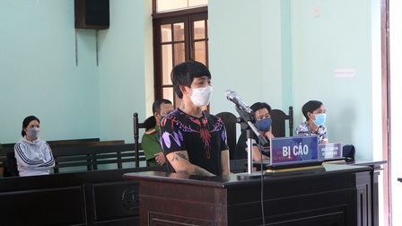 Ninh Thuận: Lãnh án 18 tháng tù vì uống rượu say tấn công người thi hành công vụ