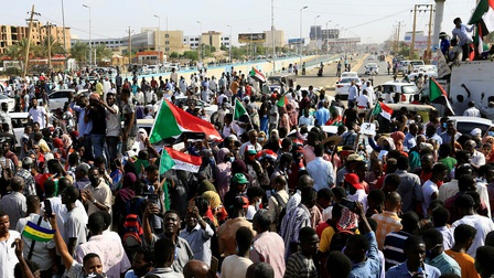 Sudan: Đảo chính quân sự, người dân biểu tình, quốc tế phản đối