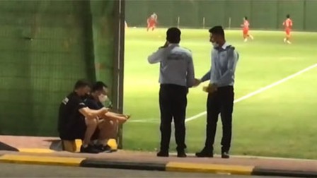 Truyền thông Việt Nam bị bảo vệ UAE phá dụng cụ tác nghiệp trước trận gặp Trung Quốc