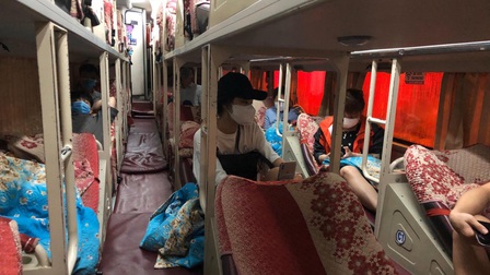 Hà Nội: Phát hiện xe khách chở 10 người về các tỉnh Nghệ An, Hà Tĩnh