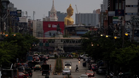 Thái Lan mở cửa lại đất nước trong sự lo lắng