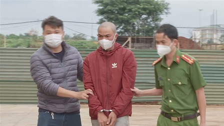 Đắk Lắk: 'Ma men' đập phá chốt kiểm dịch, rượt chém công an