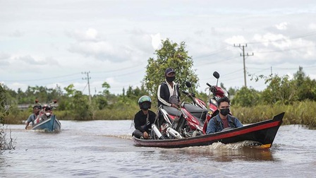 Indonesia: Ngập lụt nghiêm trọng, một tỉnh tái ban bố tình trạng khẩn cấp