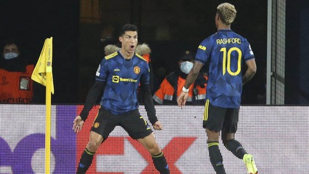 Ronaldo và Sancho đưa Quỷ đỏ vào vòng 1/8 Champions League