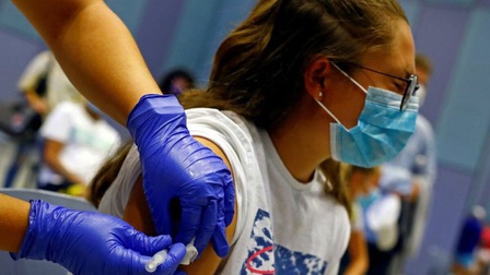 CDC Mỹ cho phép tiêm mũi tăng cường vaccine của Pfizer thanh thiếu niên