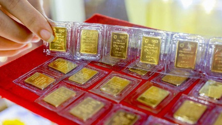 Giá vàng trong nước tăng, ngược chiều với vàng thế giới