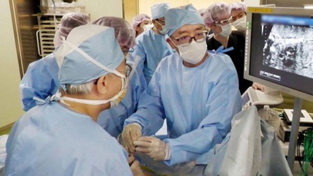 Nhật Bản lần đầu phẫu thuật điều trị thành công cho thai nhi trong bụng mẹ