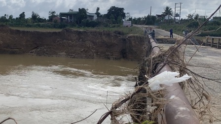 Hàng nghìn hộ dân Đắk Lắk lao đao vì cây cầu sập vì lũ vẫn chưa được sửa chữa
