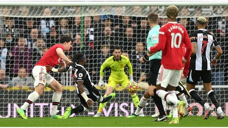 Newcastle 1-1 Man United: Rangnick lần đầu mất điểm ở Ngoại hạng Anh