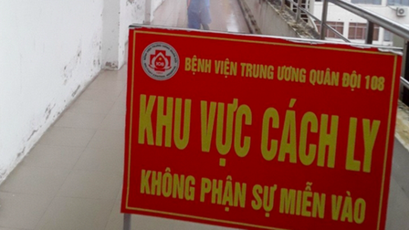 Bao nhiêu người đi cùng chuyến bay với ca nhiễm Omicron đầu tiên ở Việt Nam?