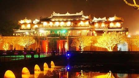 Thành phố Huế dừng lễ hội chào năm mới