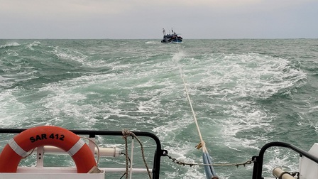 Đà Nẵng: Cứu nạn 11 thuyền viên trên tàu cá bị thả trôi trên biển