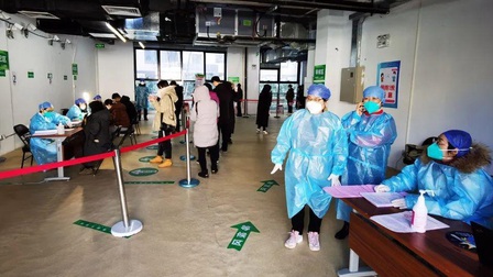Thủ đô Bắc Kinh tiến hành tiêm vaccine ngừa Covid-19 cho người dân trên quy mô lớn