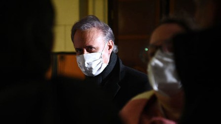 Cựu bộ trưởng Pháp bị kết tội cưỡng hiếp trong tòa thị chính