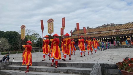Tái hiện buổi thiết triều đầu năm mới ở Hoàng cung Huế