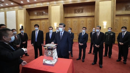 Trung Quốc lần đầu tiên công khai mẫu vật Mặt Trăng