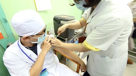 Khánh Hòa: Chi 100 tỷ đồng để mua vaccine phòng Covid-19 tiêm phòng miễn phí cho người dân
