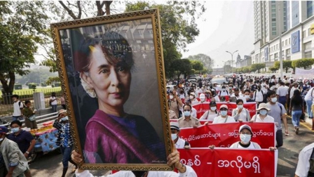 Biểu tình tiếp diễn tại Myanmar, bà San Suu Kyi bị cáo buộc thêm 2 tội danh mới