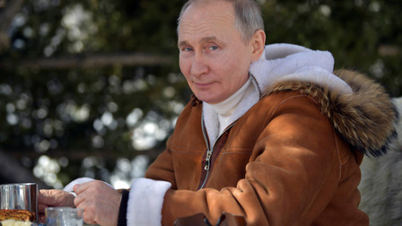 Bị ông Biden chỉ trích là 'kẻ giết người', Tổng thống Nga Putin bình thản đi nghỉ ở rừng già Taiga
