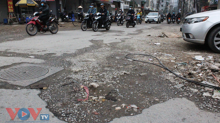 Hà Nội: 'Ổ gà, ổ voi' vẫn là cơn đau chưa biết khi nào chữa lành của thủ đô