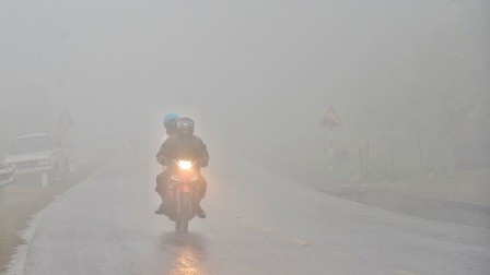 Thời tiết hôm nay: Bắc Bộ có mưa và sương mù, Nam Bộ nắng nóng