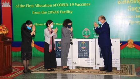 Campuchia tiếp nhận lô vaccine Covid-19 đầu tiên theo cơ chế COVAX