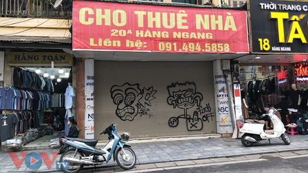 Hà Nội: Nhiều mặt tiền phố cổ đồng loạt treo biển sang nhượng, cho thuê